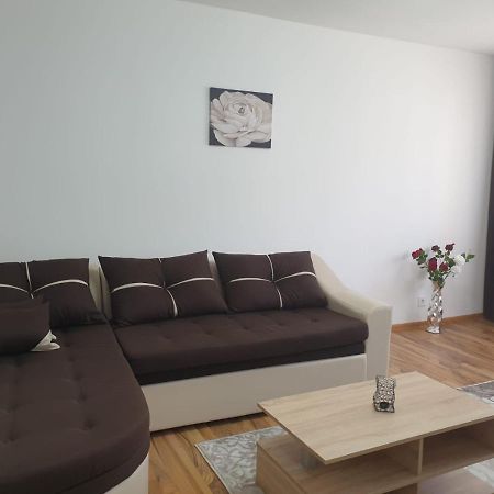 Cazare Apartament Cu 2 Camere نيهويو المظهر الخارجي الصورة